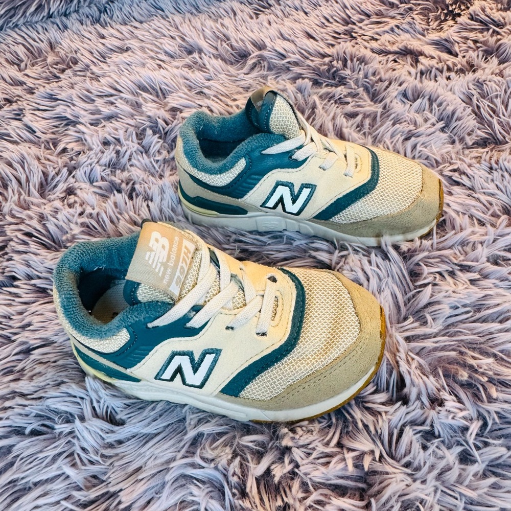 New balance Cream Sneakers, used, clean in good condition